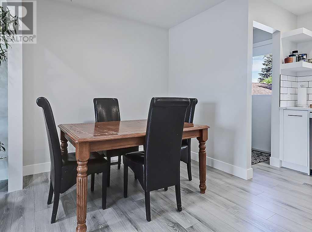 Single Family House Bi-level for Sale in  Lysander Place SE Ogden Calgary 