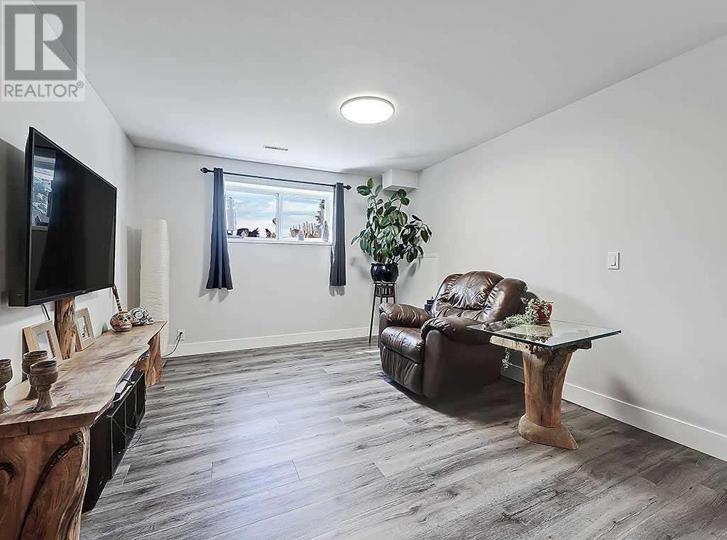 Single Family House Bi-level for Sale in  Lysander Place SE Ogden Calgary 