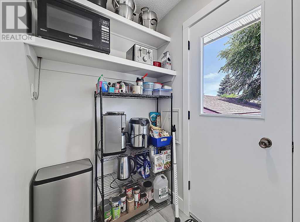 Single Family House Bi-level for Sale in  Lysander Place SE Ogden Calgary 