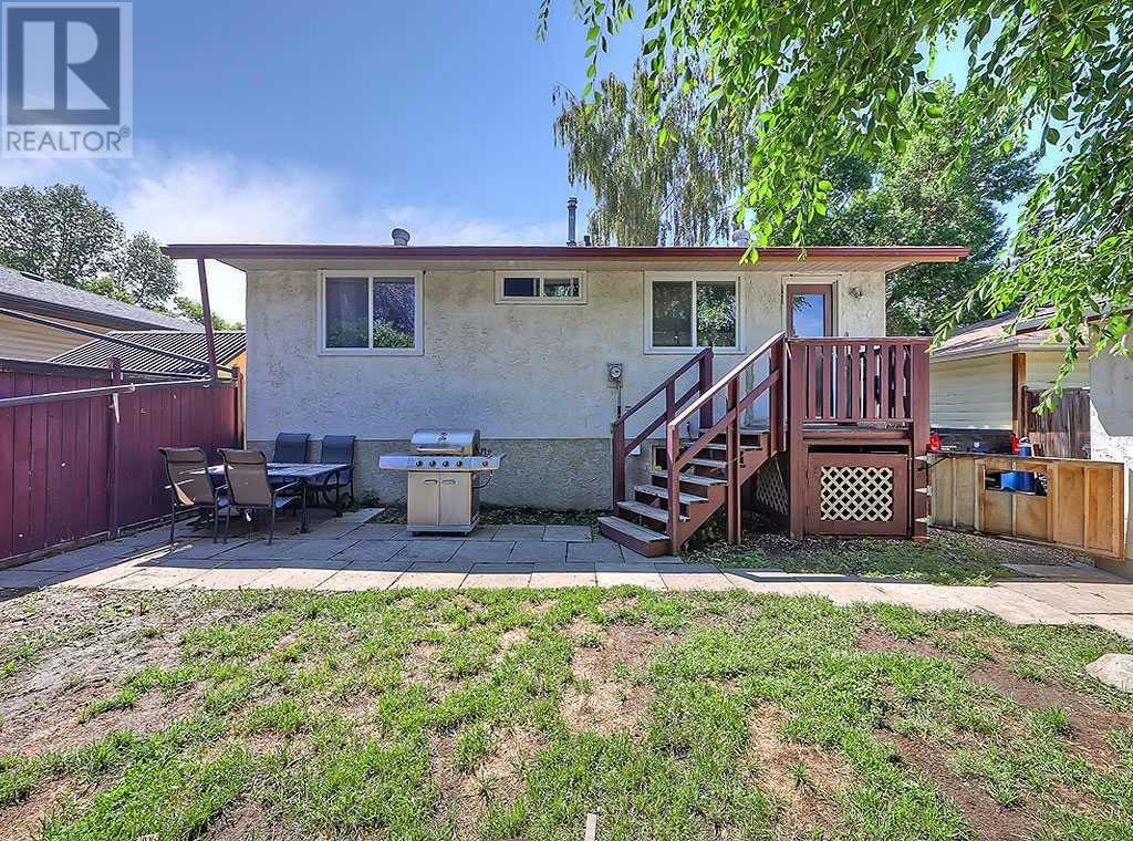 Single Family House Bi-level for Sale in  Lysander Place SE Ogden Calgary 