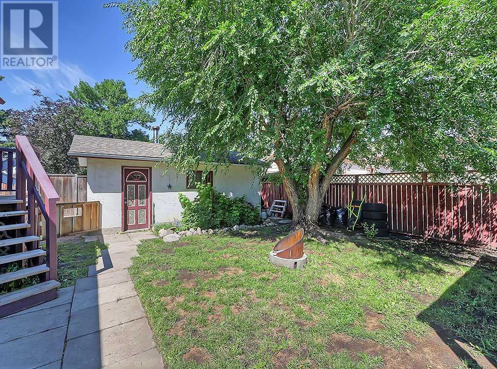 Single Family House Bi-level for Sale in  Lysander Place SE Ogden Calgary 