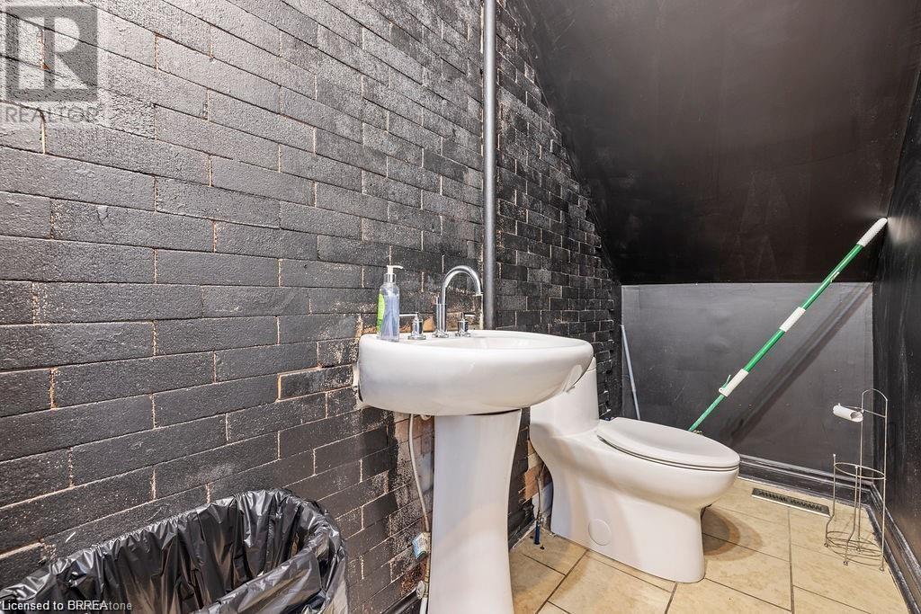 Photo 22 of 70 Colborne Street, Brantford ON