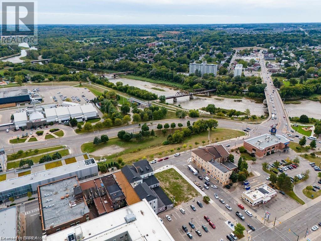 Photo 31 of 70 Colborne Street, Brantford ON