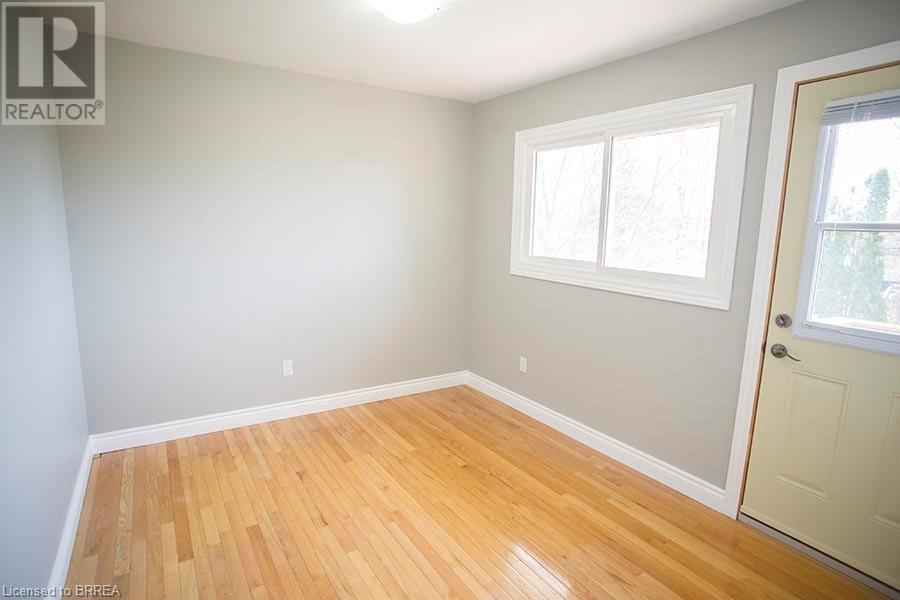 Photo 10 of 415 Chatham Street, Brantford ON