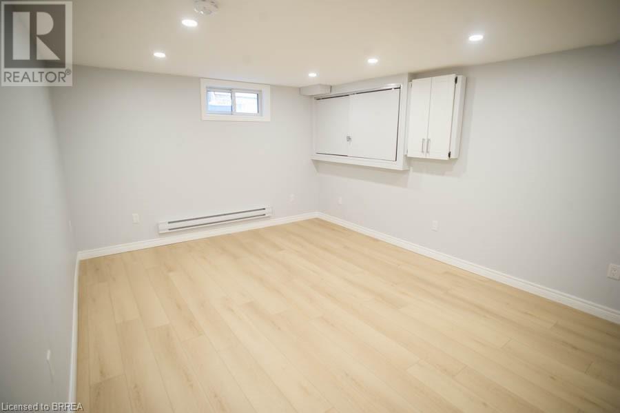 Photo 11 of 415 Chatham Street, Brantford ON