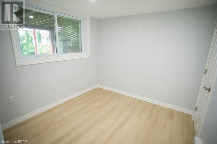 Photo 22 of 415 Chatham Street, Brantford ON