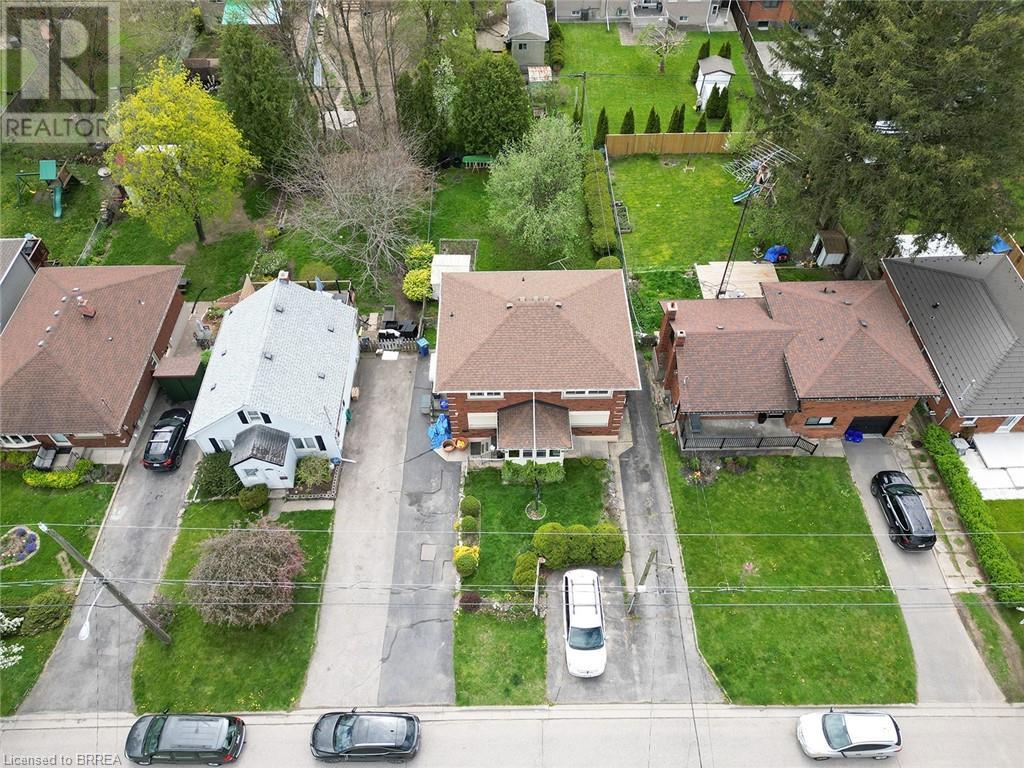 Photo 25 of 415 Chatham Street, Brantford ON