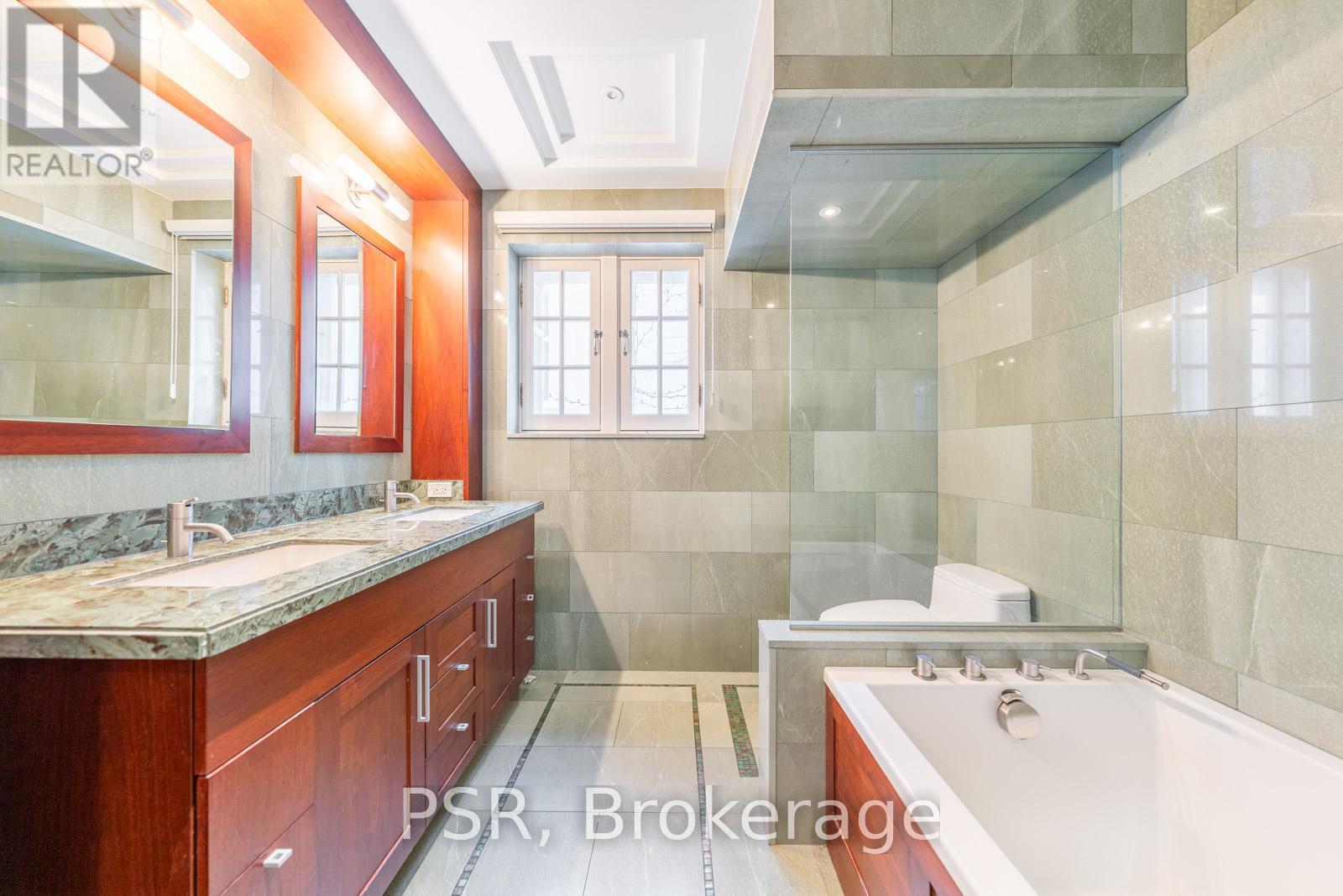 Photo 14 of 13 Old Forest Hill Road, Toronto ON