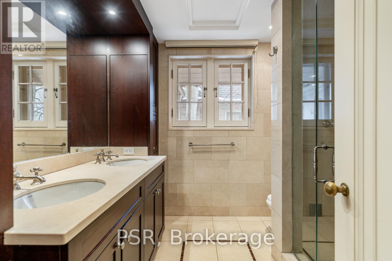 Photo 17 of 13 Old Forest Hill Road, Toronto ON