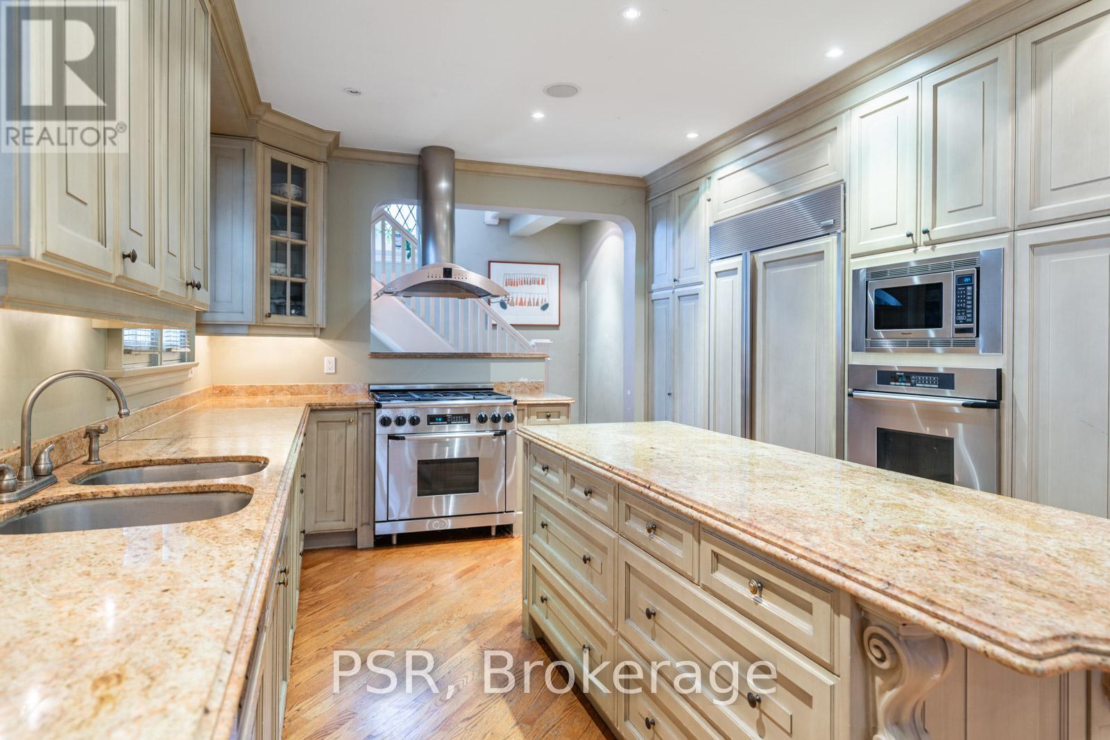 Photo 9 of 13 Old Forest Hill Road, Toronto ON
