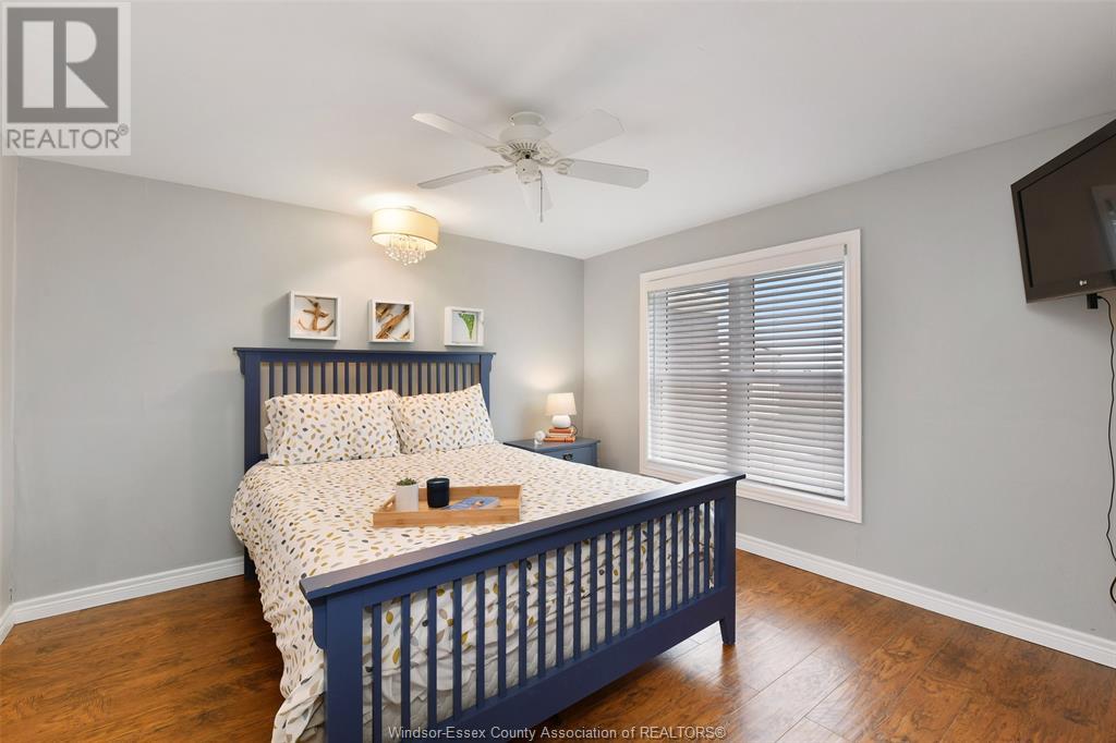 Photo 5 of 206 Robson, Leamington ON