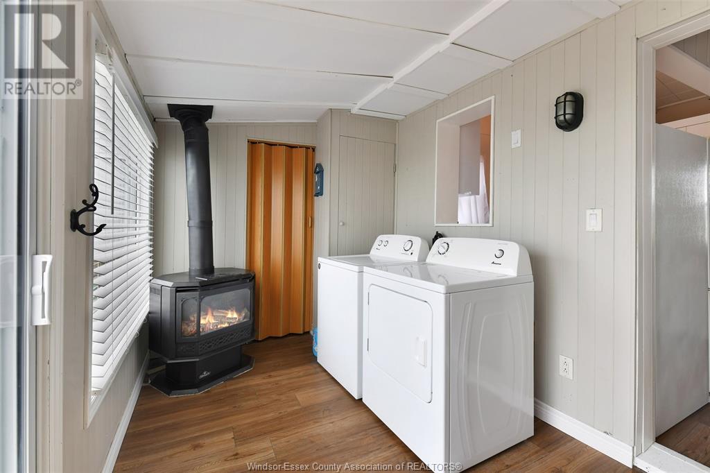Photo 25 of 206 Robson, Leamington ON