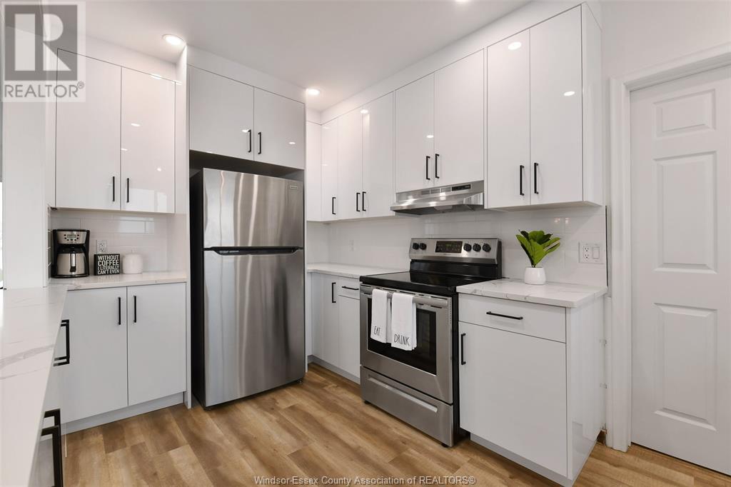 Photo 11 of 208 Robson, Leamington ON