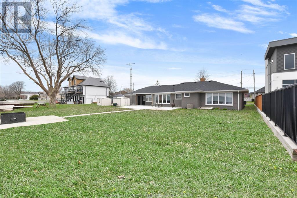 Photo 30 of 208 Robson, Leamington ON