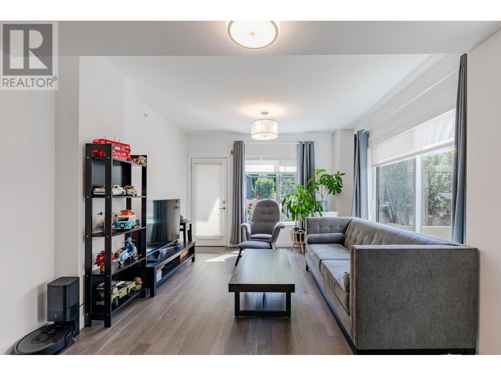 Photo 8 of 104 7828 Granville Street, Vancouver BC