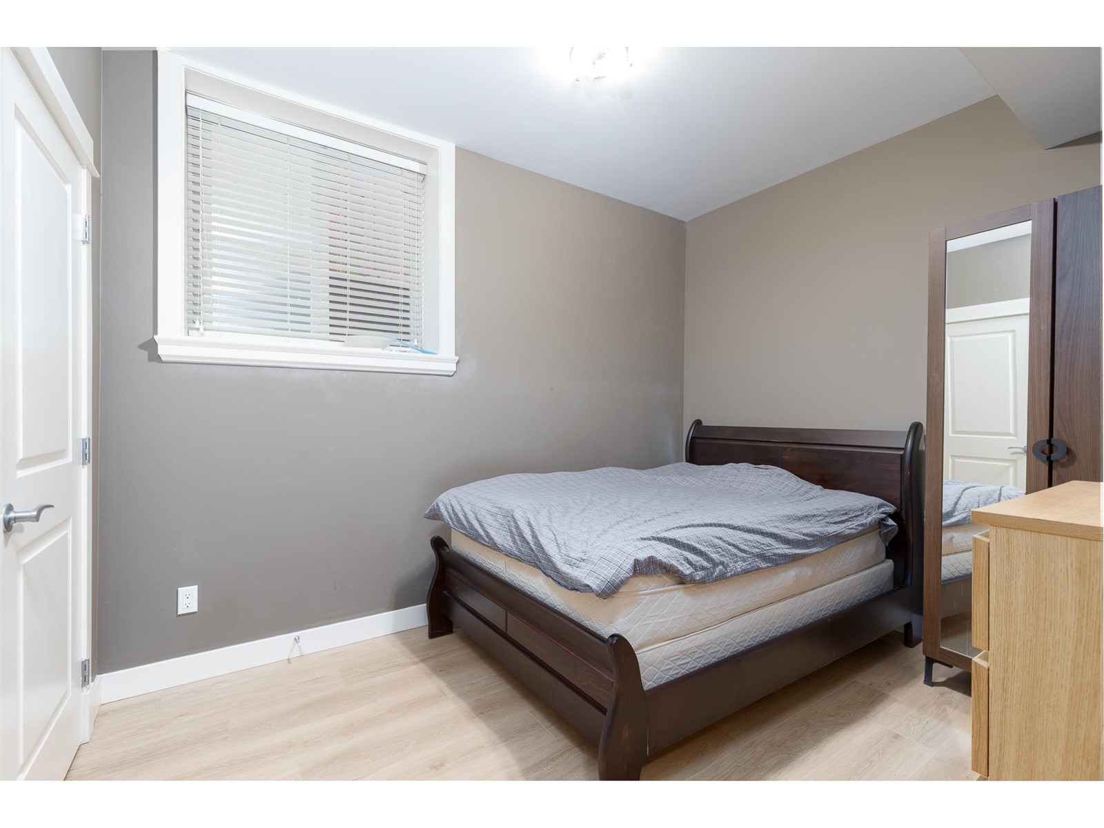Photo 9 of 14681 Winter Crescent, Surrey BC