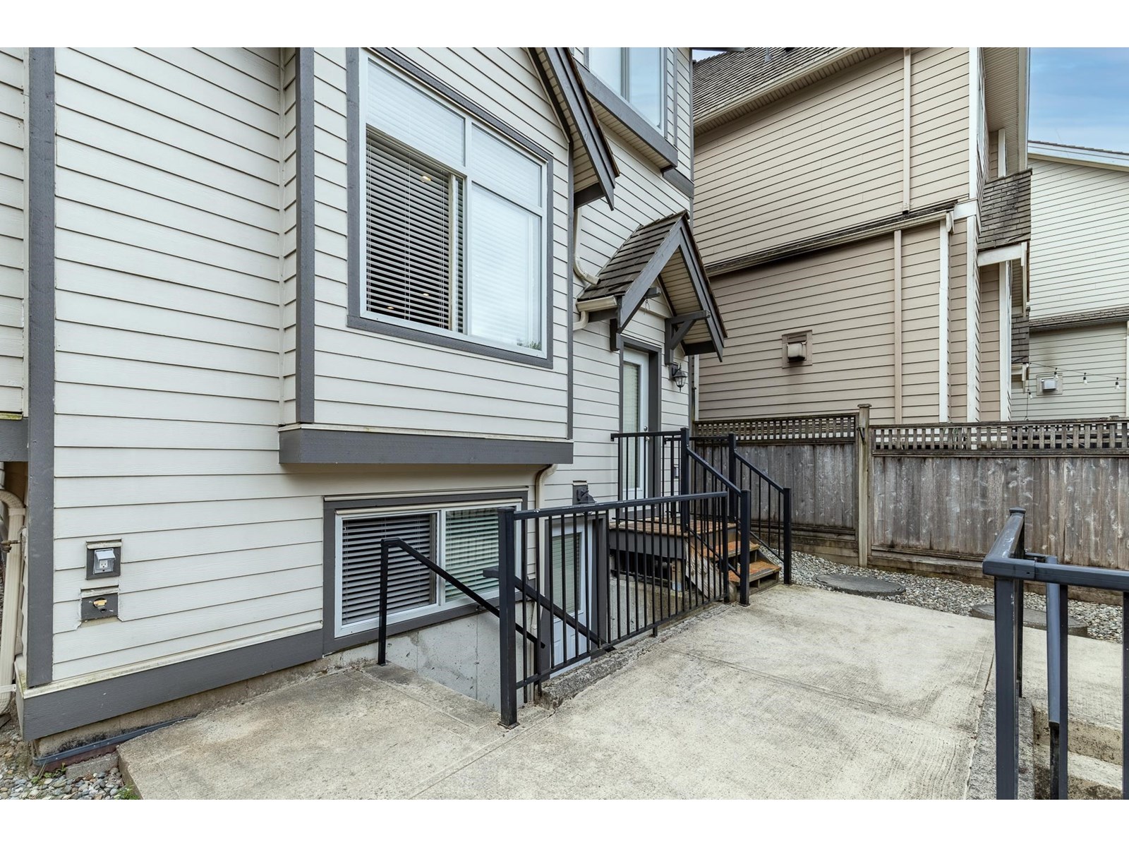 Photo 7 of 14681 Winter Crescent, Surrey BC