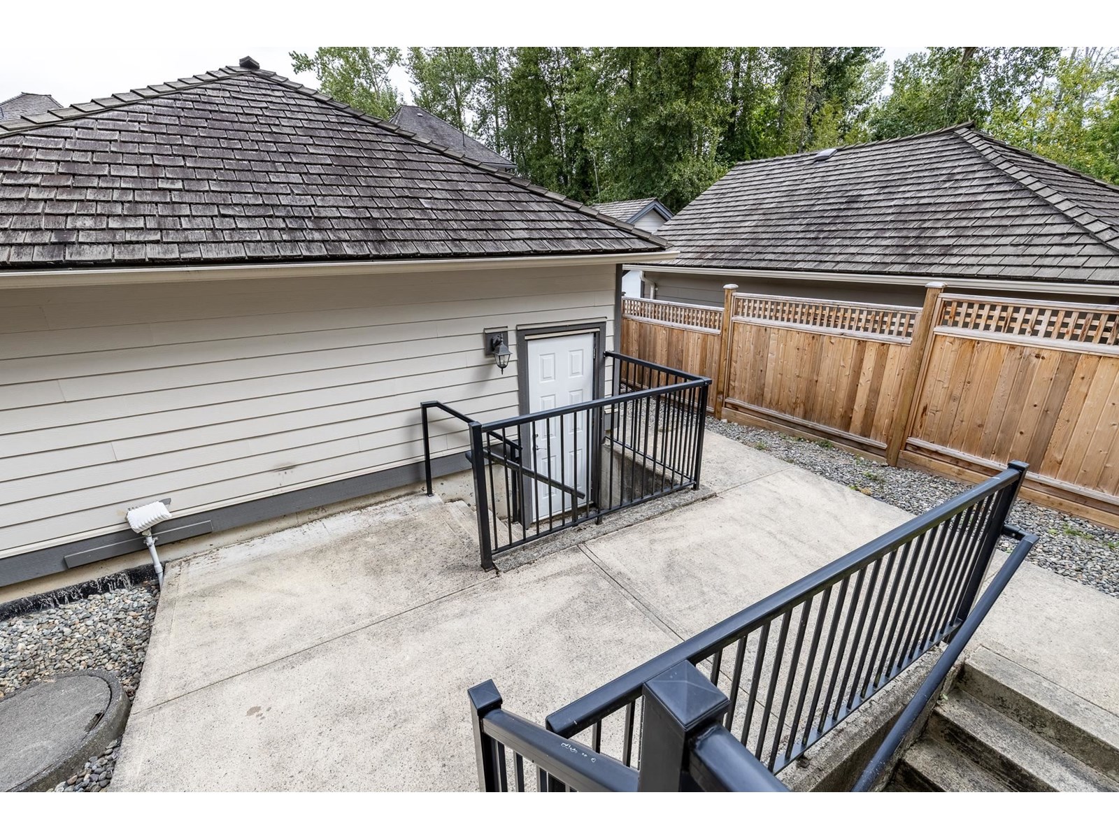 Photo 5 of 14681 Winter Crescent, Surrey BC