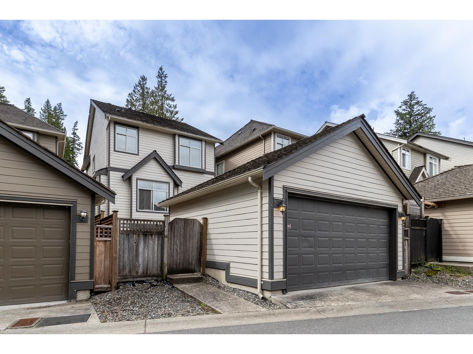 Photo 13 of 14681 Winter Crescent, Surrey BC