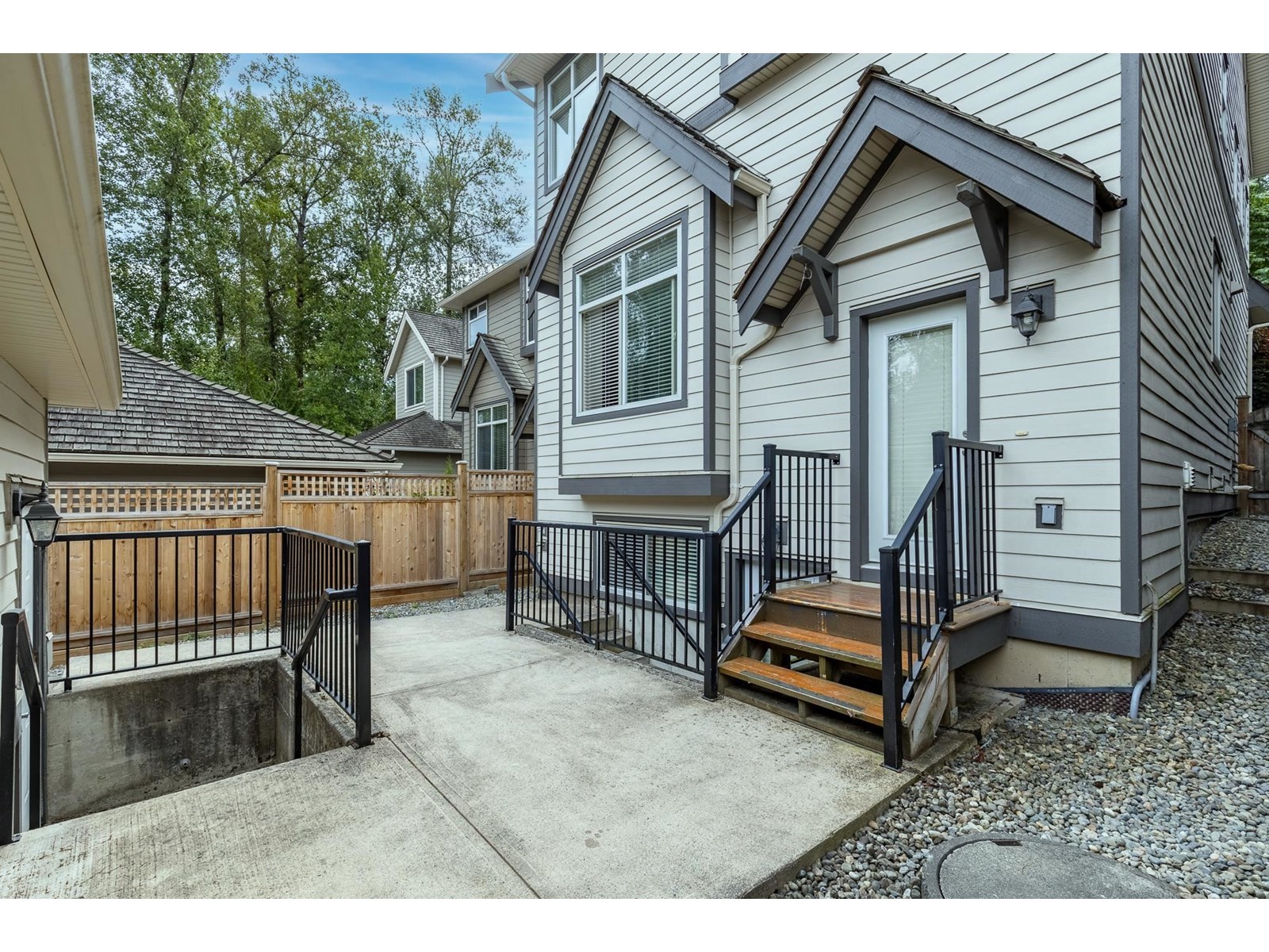 Photo 32 of 14681 Winter Crescent, Surrey BC
