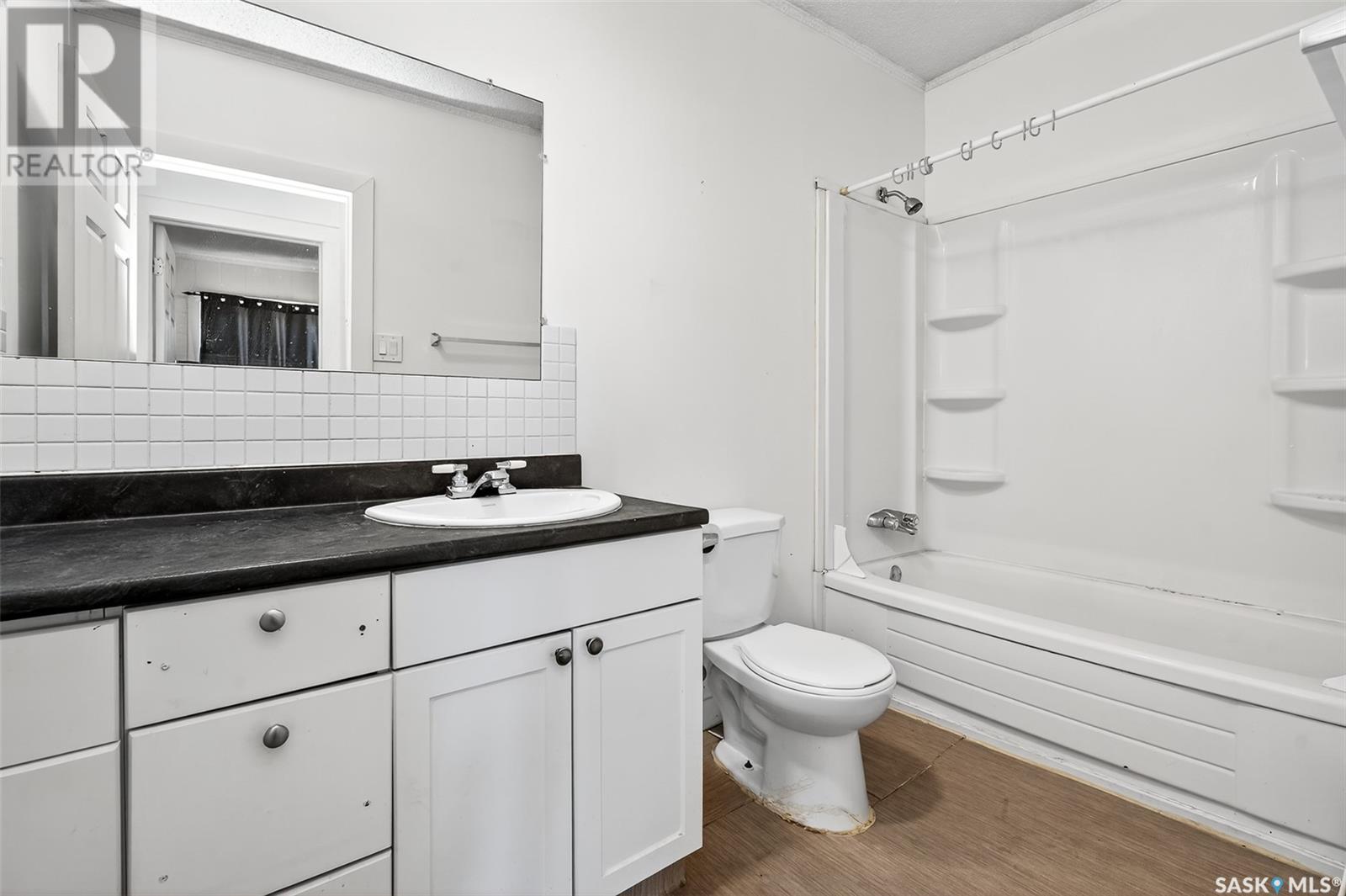 Photo 24 of 412 418 Athabasca Street E, Moose Jaw SK
