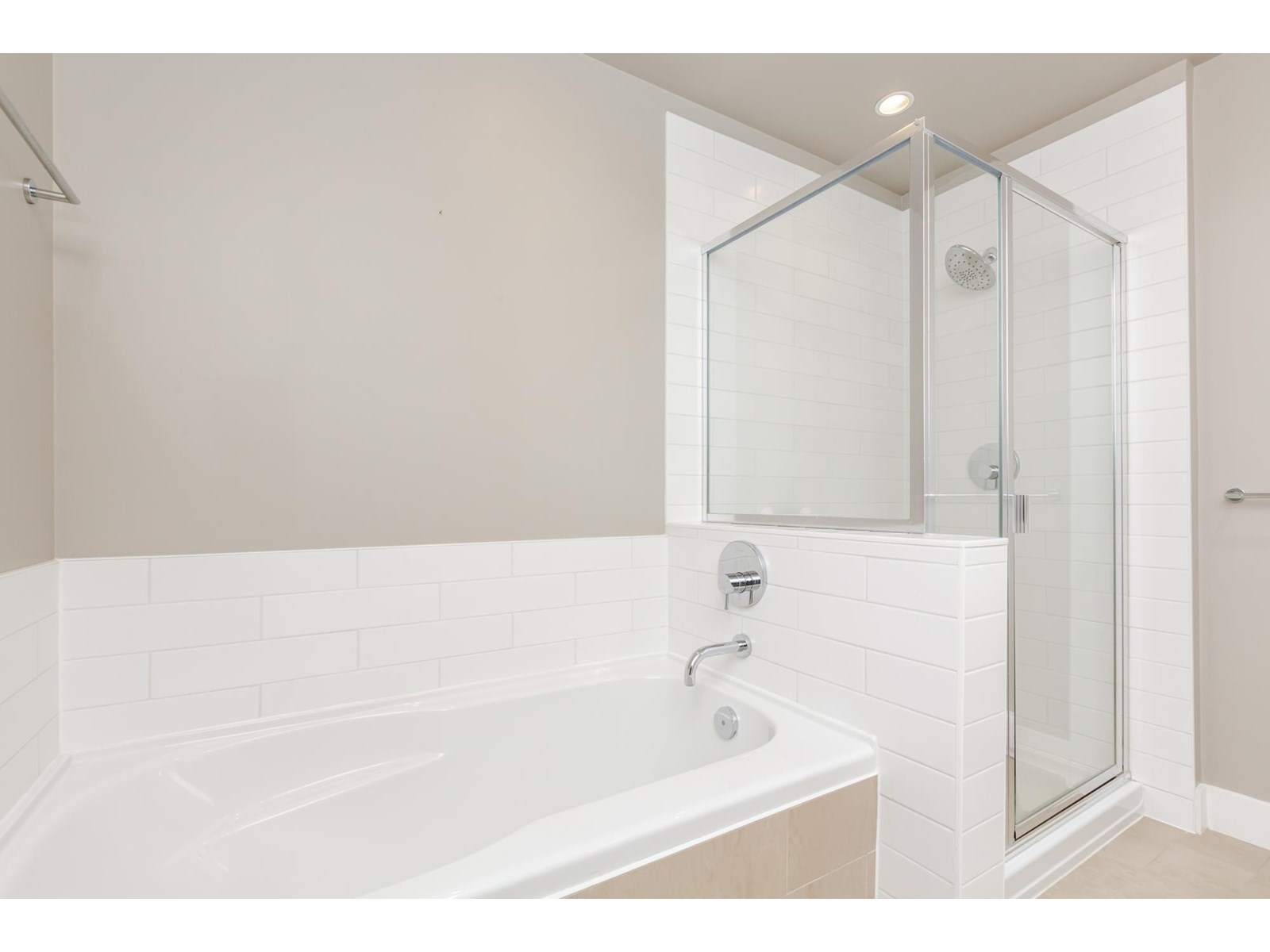 Photo 10 of 22 2501 161 A Street, Surrey BC