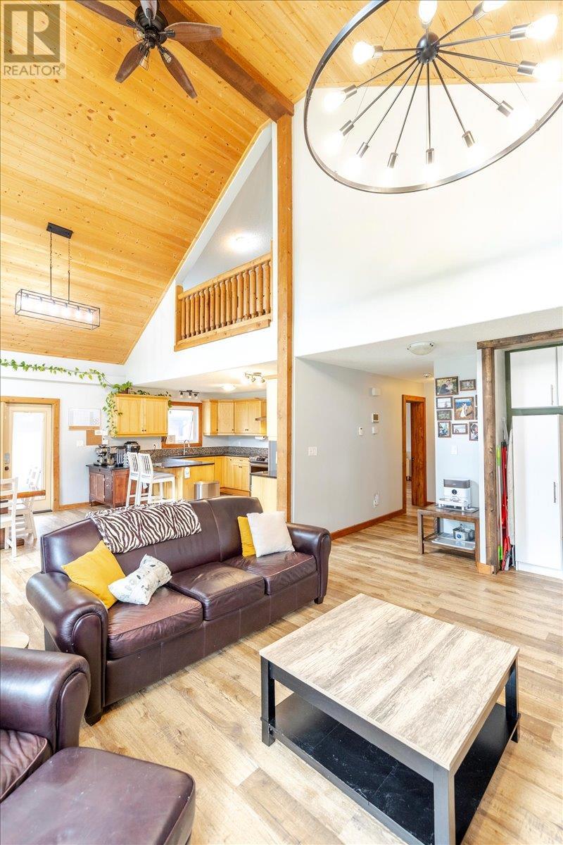 Photo 24 of 2074 Golden Eagle Drive, Sparwood BC