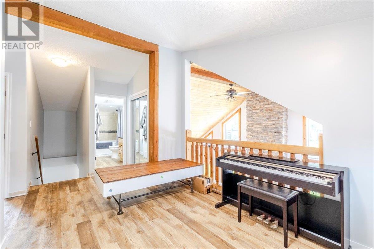 Photo 33 of 2074 Golden Eagle Drive, Sparwood BC