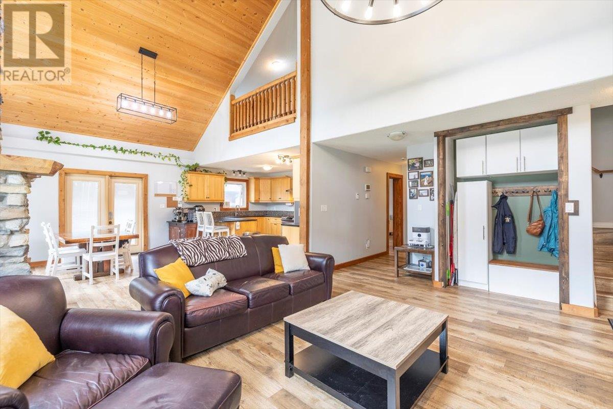 Photo 7 of 2074 Golden Eagle Drive, Sparwood BC