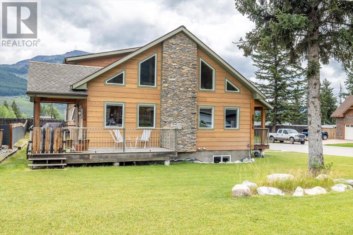 Photo 5 of 2074 Golden Eagle Drive, Sparwood BC