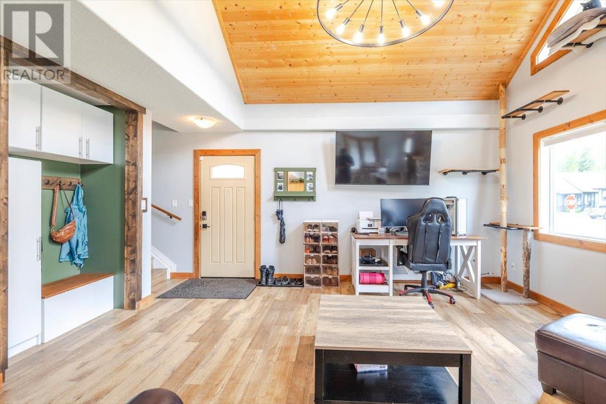 Photo 11 of 2074 Golden Eagle Drive, Sparwood BC