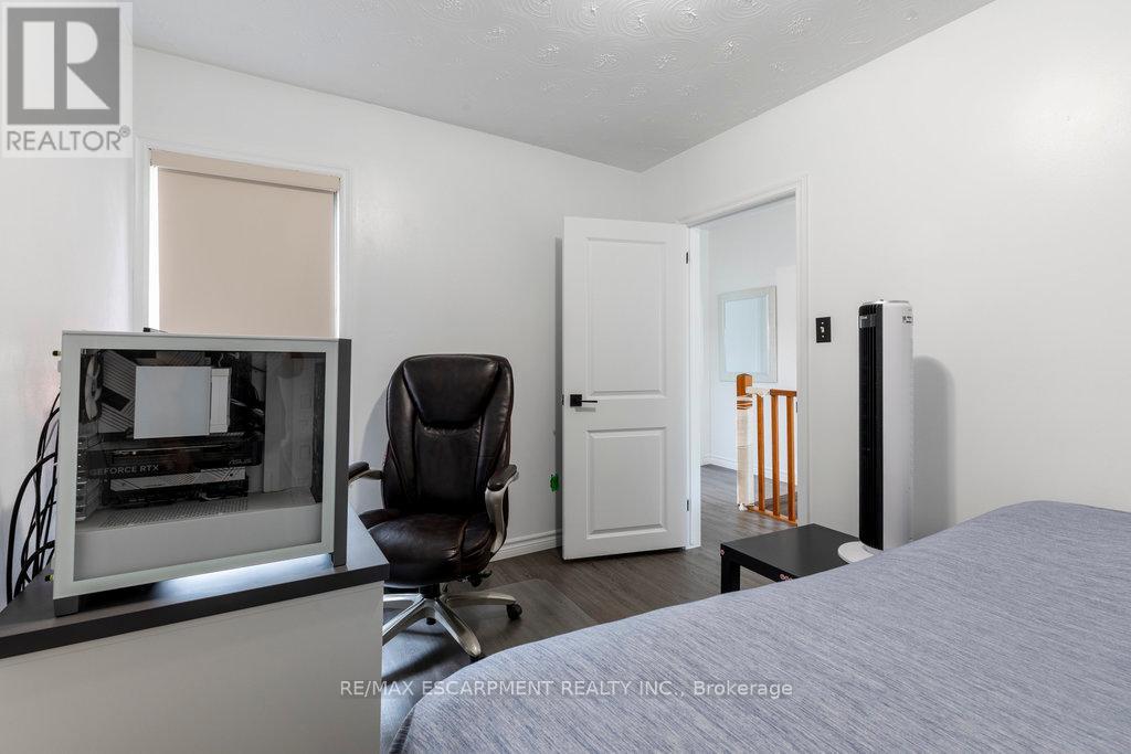 Photo 20 of 52 Clyde Street, Hamilton ON