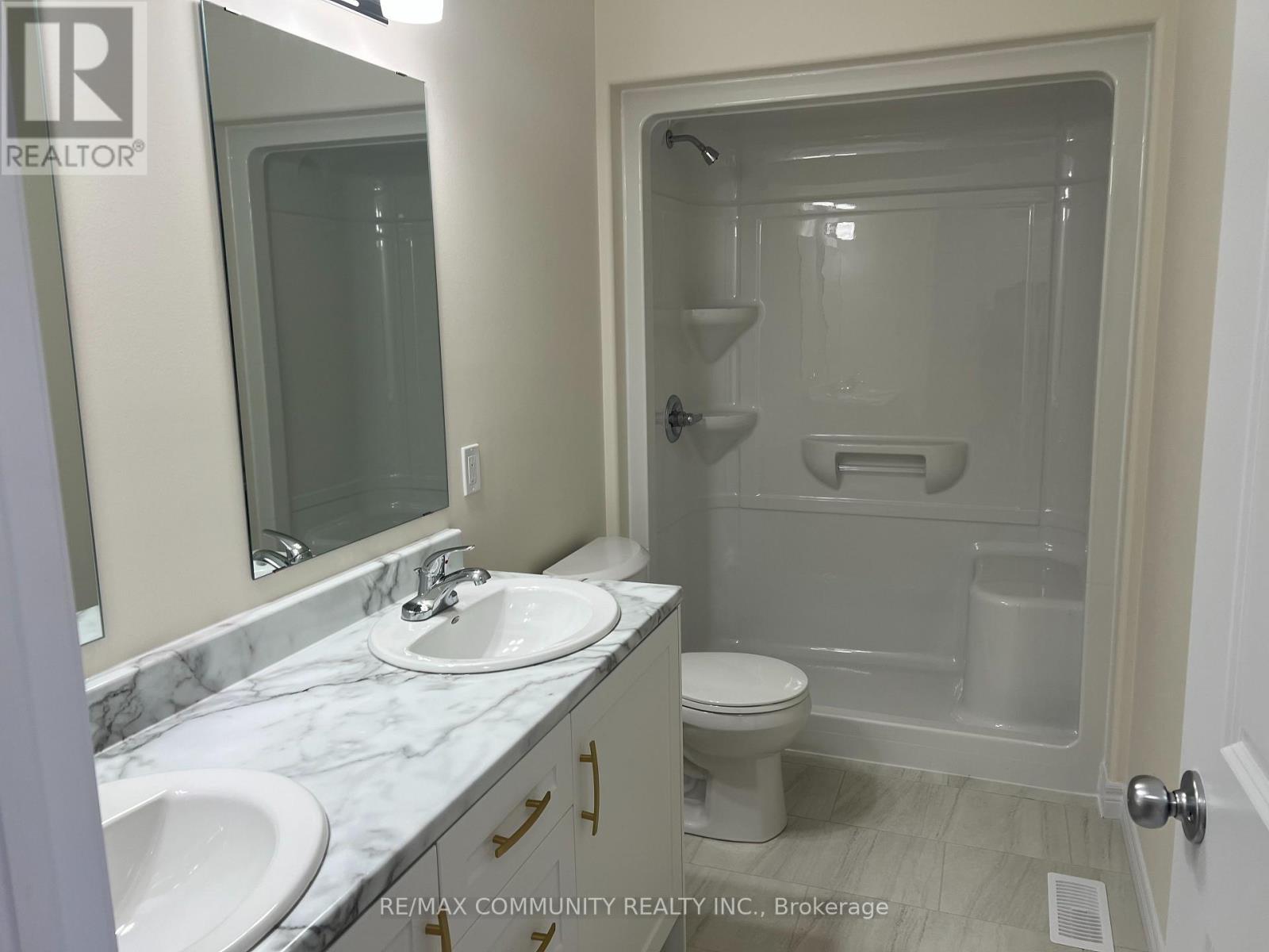 Photo 7 of 236 Oneil Street, Peterborough North ON