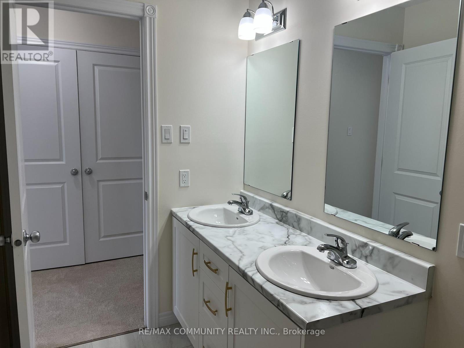 Photo 21 of 236 Oneil Street, Peterborough North ON