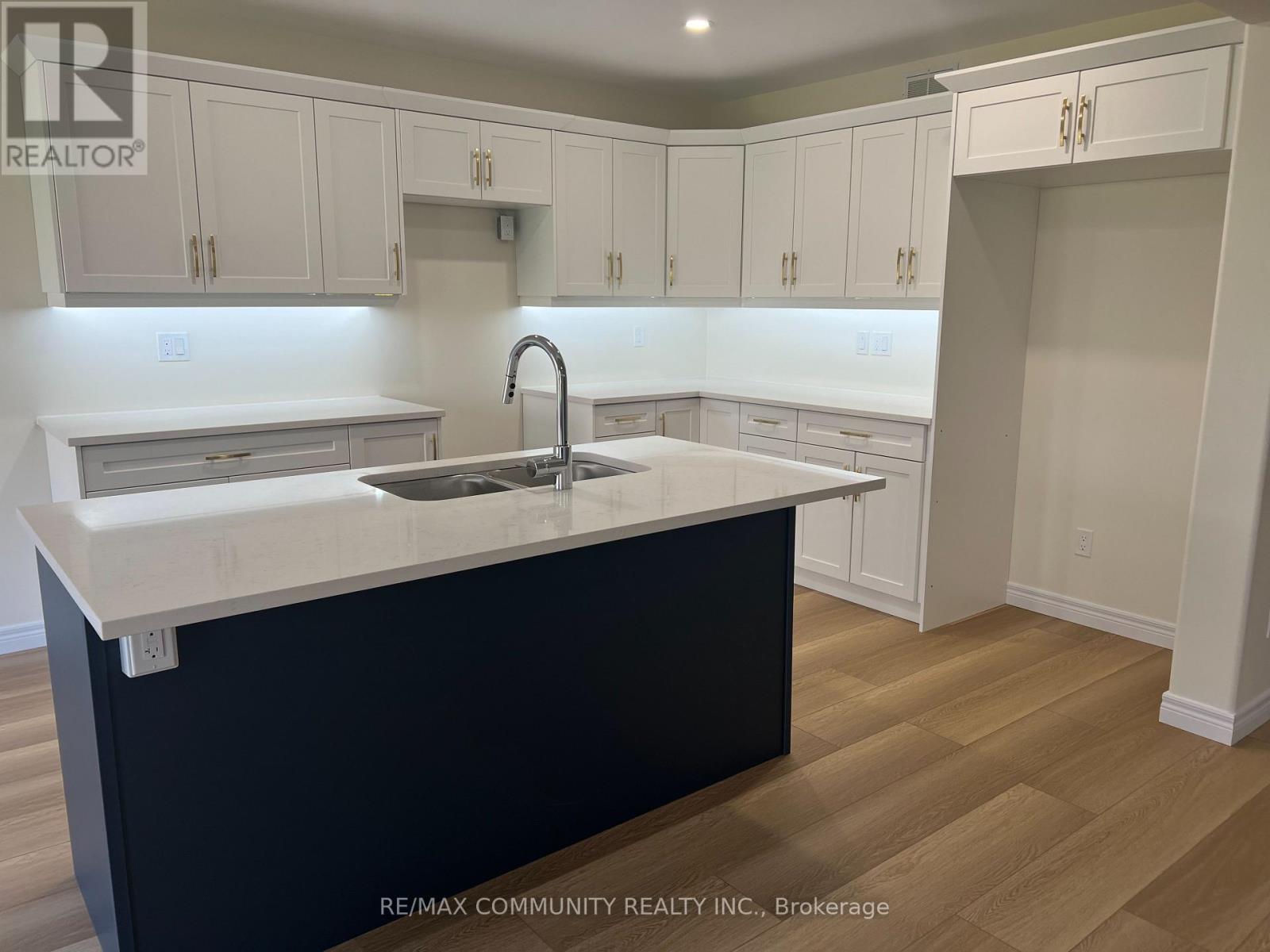 Photo 12 of 236 Oneil Street, Peterborough North ON