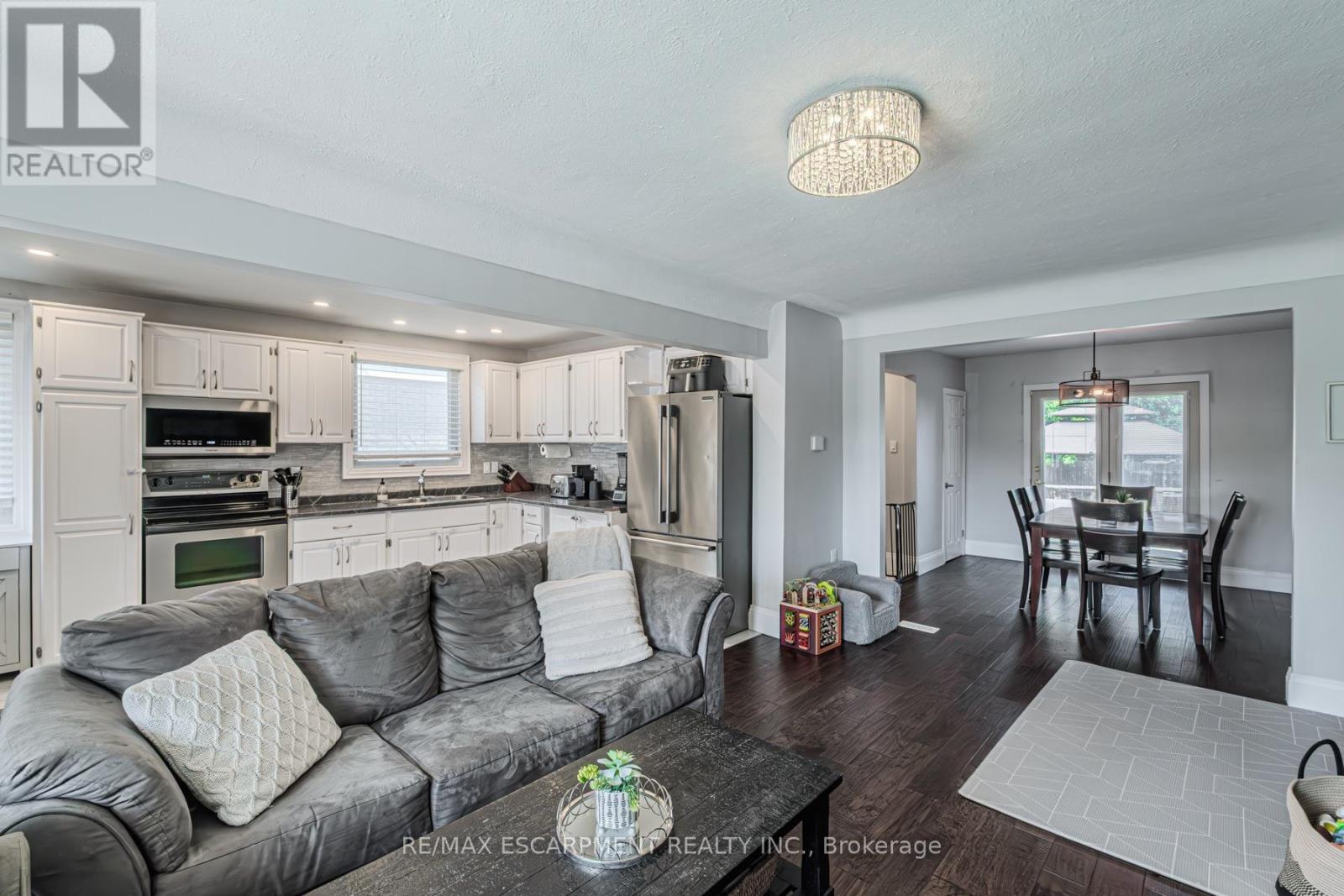 Single Family House for Sale in  ABERFOYLE AVENUE Hamilton (Rosedale) 