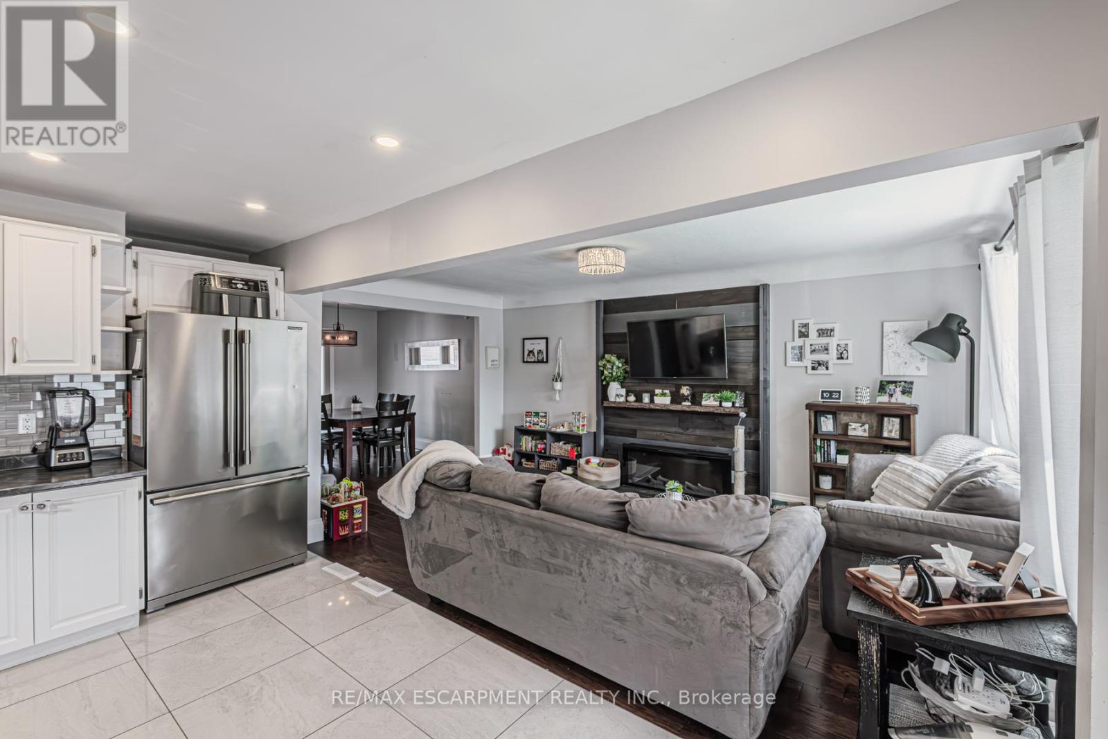 Single Family House for Sale in  ABERFOYLE AVENUE Hamilton (Rosedale) 