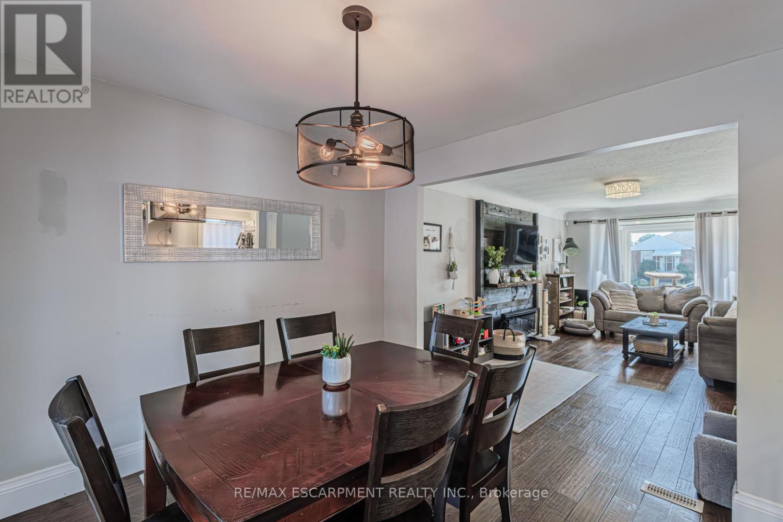 Single Family House for Sale in  ABERFOYLE AVENUE Hamilton (Rosedale) 