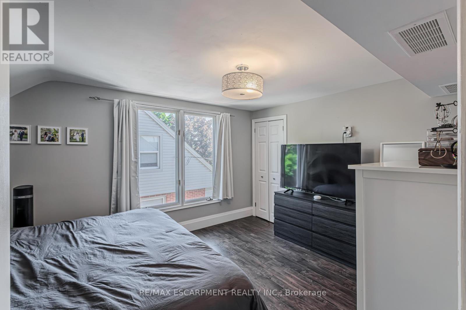 Single Family House for Sale in  ABERFOYLE AVENUE Hamilton (Rosedale) 