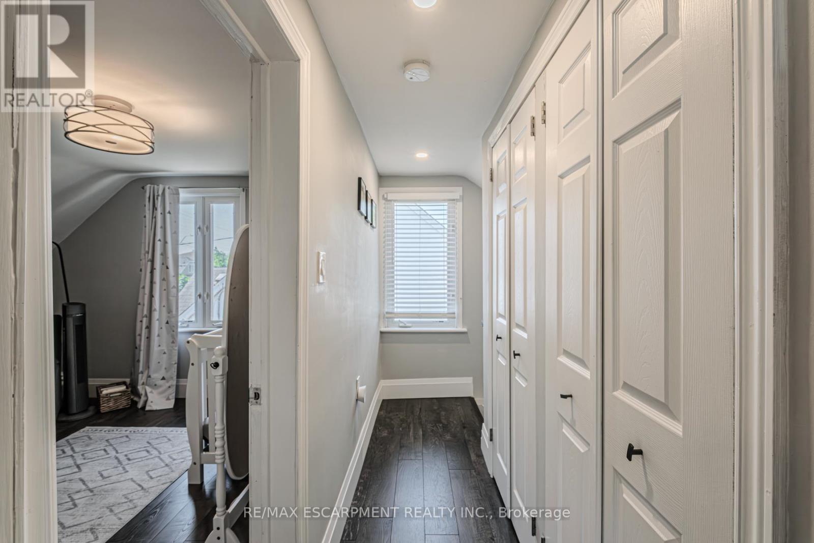Single Family House for Sale in  ABERFOYLE AVENUE Hamilton (Rosedale) 