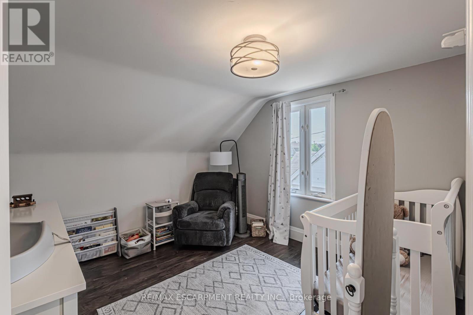 Single Family House for Sale in  ABERFOYLE AVENUE Hamilton (Rosedale) 