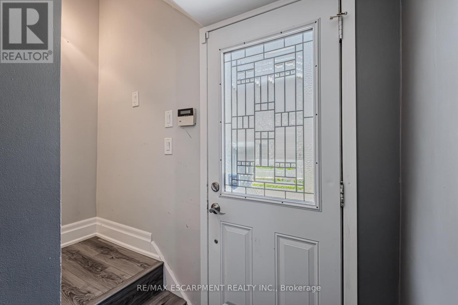 Single Family House for Sale in  ABERFOYLE AVENUE Hamilton (Rosedale) 