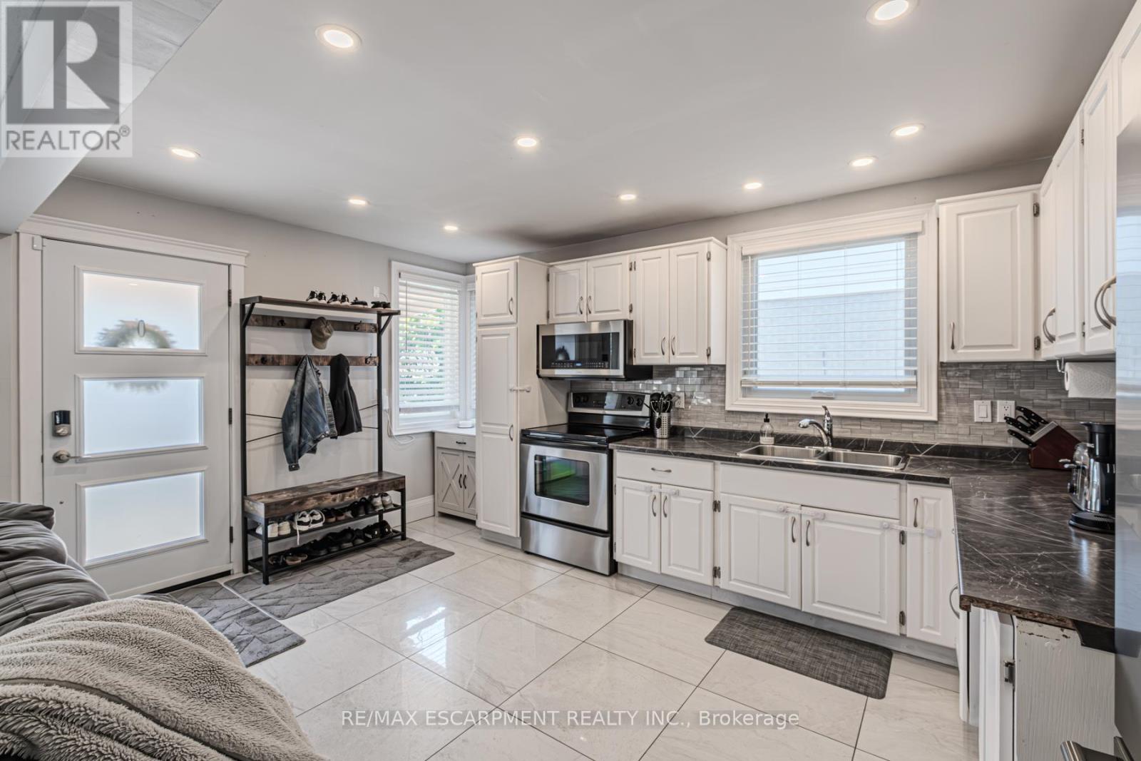 Single Family House for Sale in  ABERFOYLE AVENUE Hamilton (Rosedale) 
