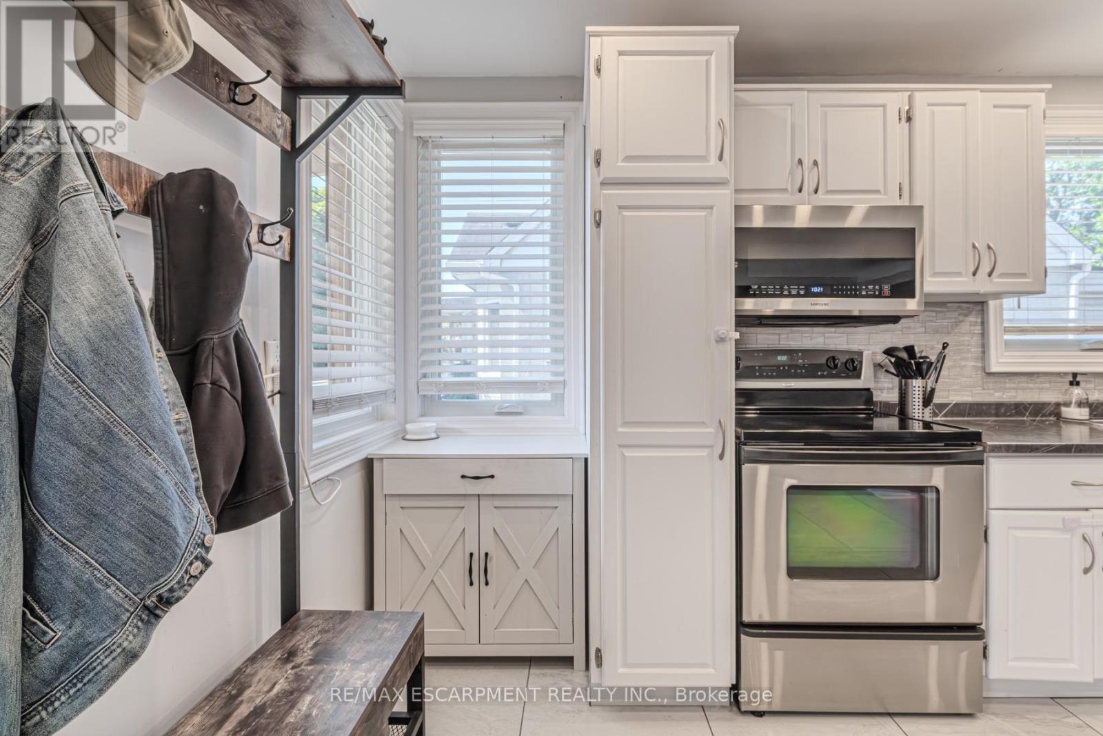 Single Family House for Sale in  ABERFOYLE AVENUE Hamilton (Rosedale) 