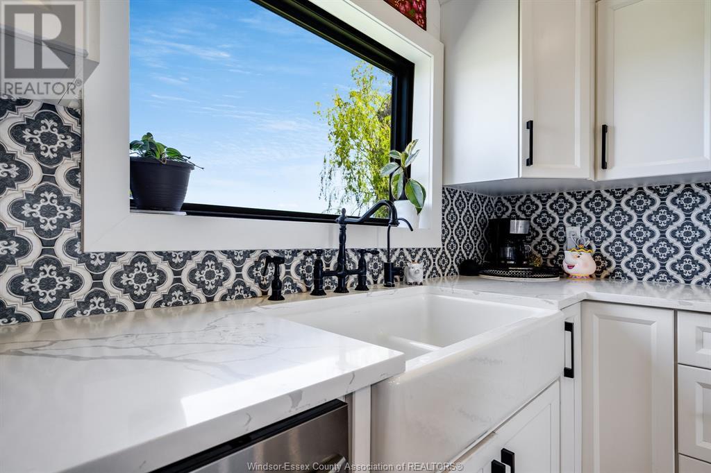 Photo 9 of 242 Mersea Rd 21, Leamington ON