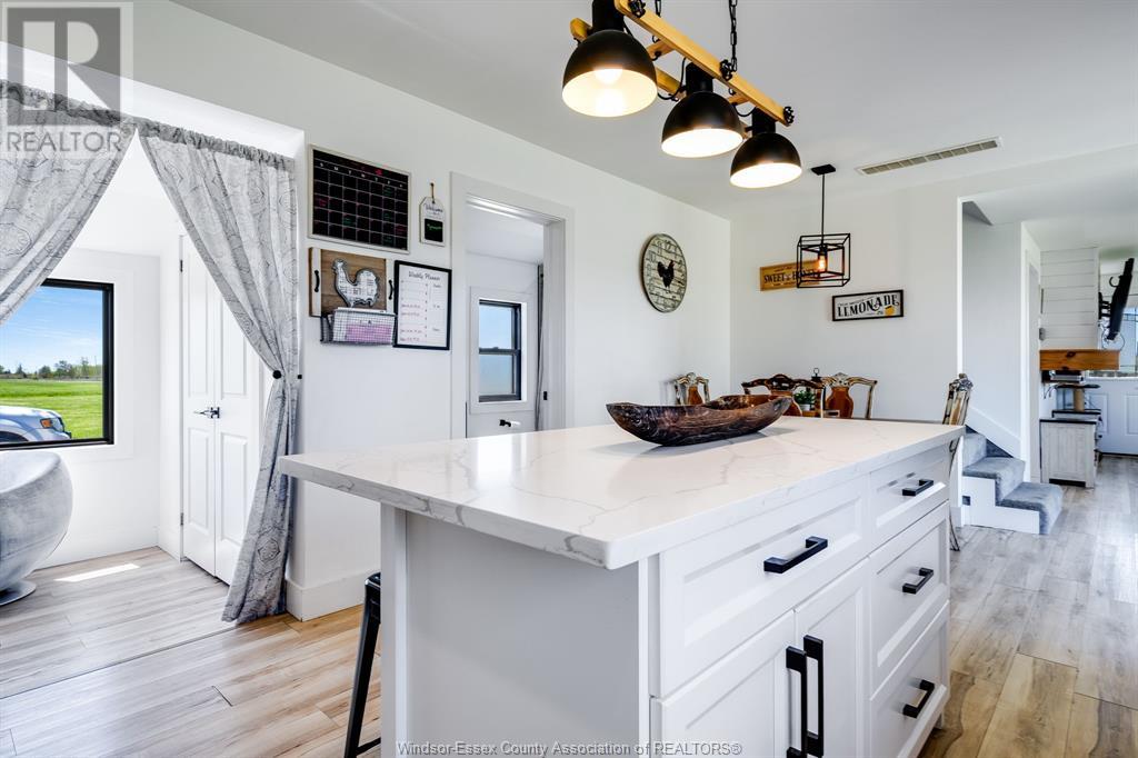 Photo 42 of 242 Mersea Rd 21, Leamington ON