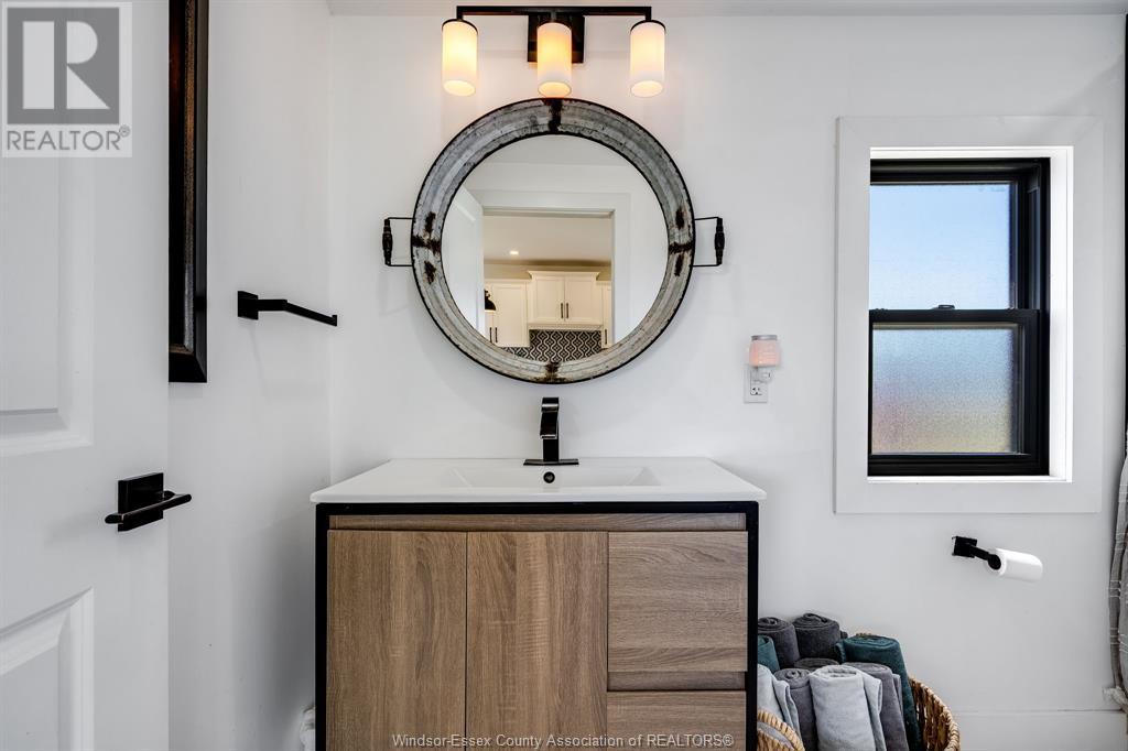 Photo 18 of 242 Mersea Rd 21, Leamington ON