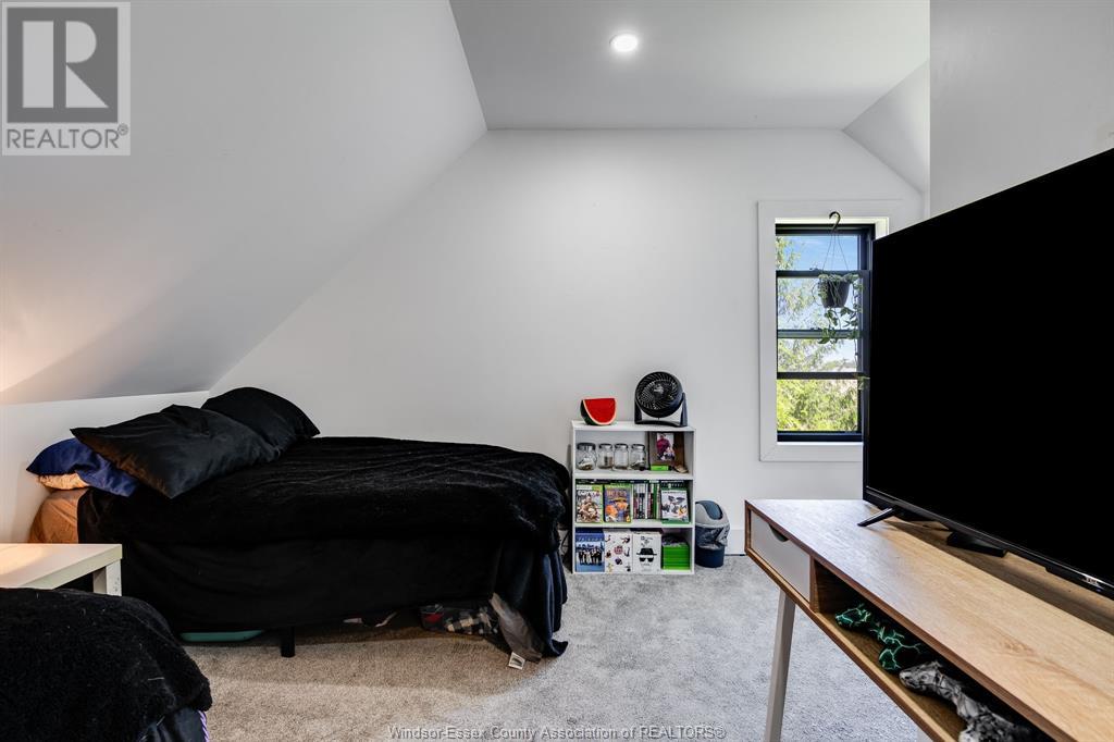 Photo 43 of 242 Mersea Rd 21, Leamington ON