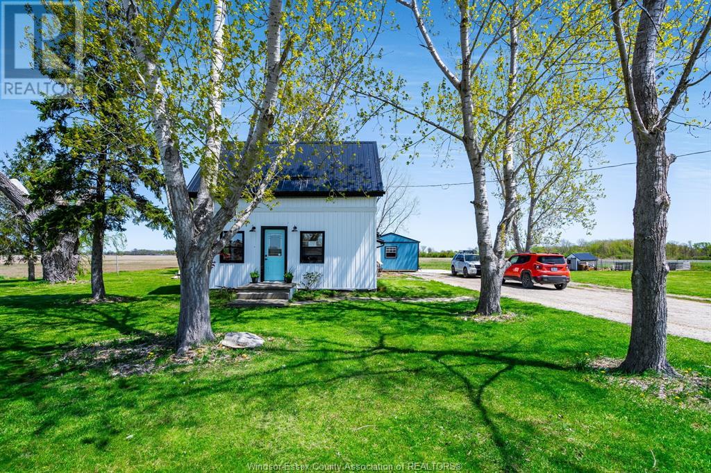 Photo 45 of 242 Mersea Rd 21, Leamington ON