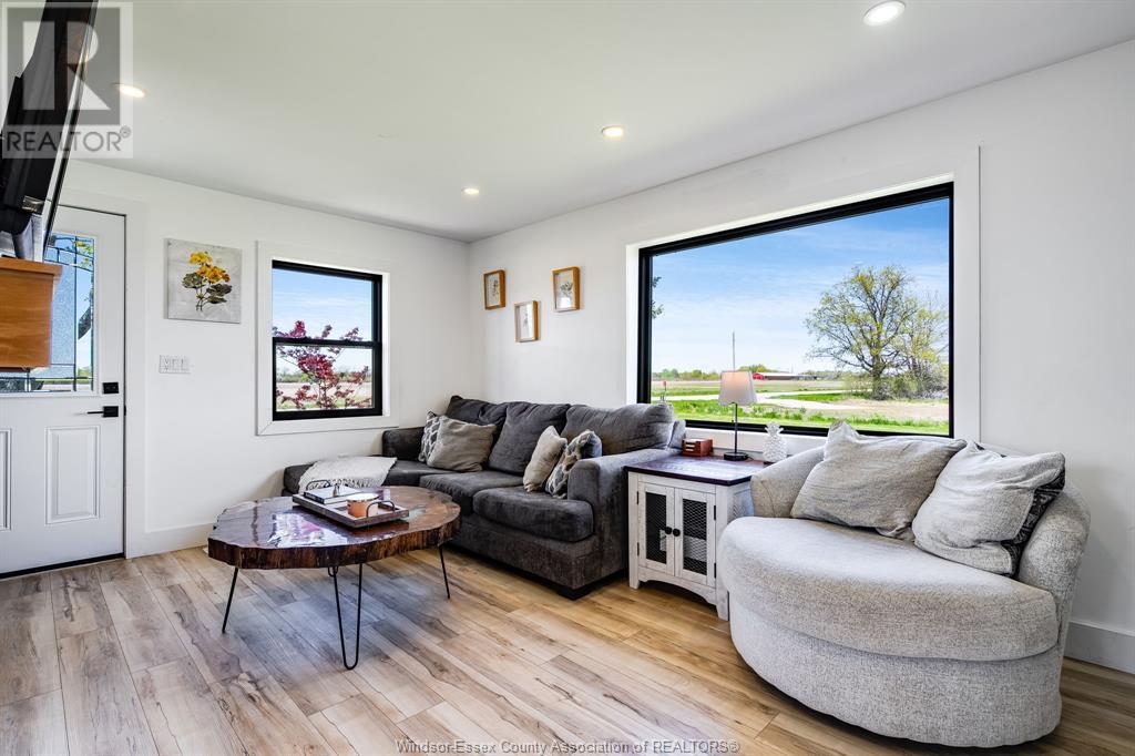 Photo 33 of 242 Mersea Rd 21, Leamington ON